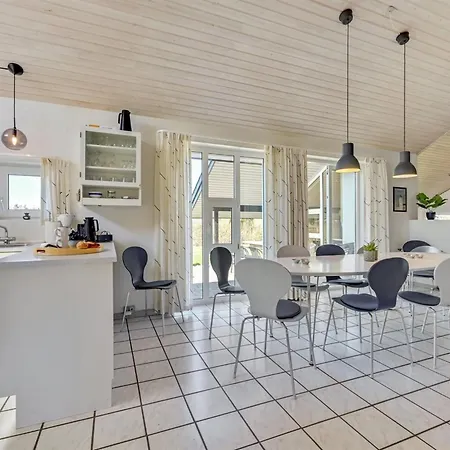 Faina - 100m From The Sea By Interhome